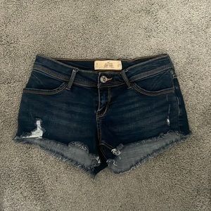 Hollister low rise jean short-short size 5/27